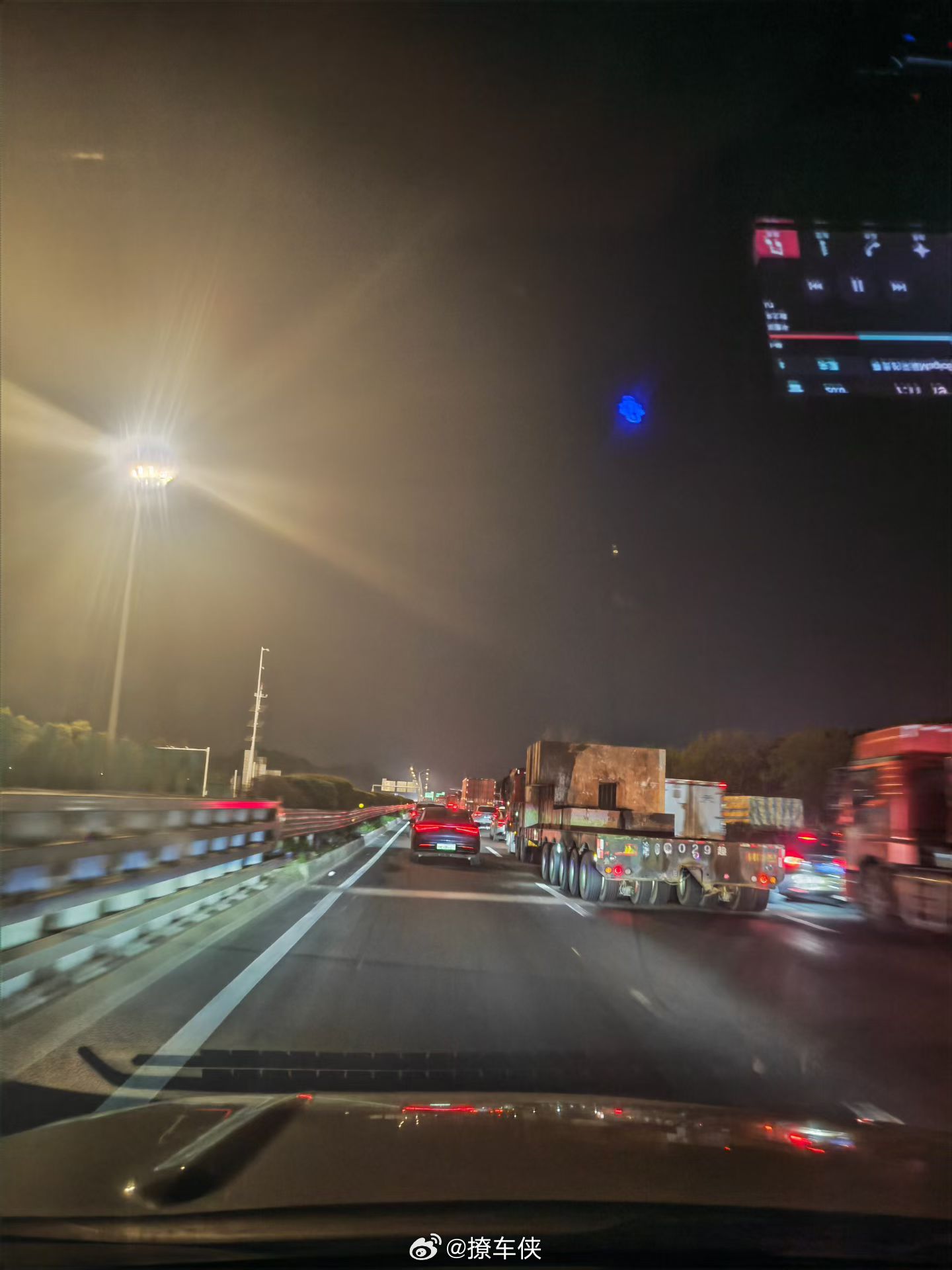 周末的晚高峰就是堵堵堵