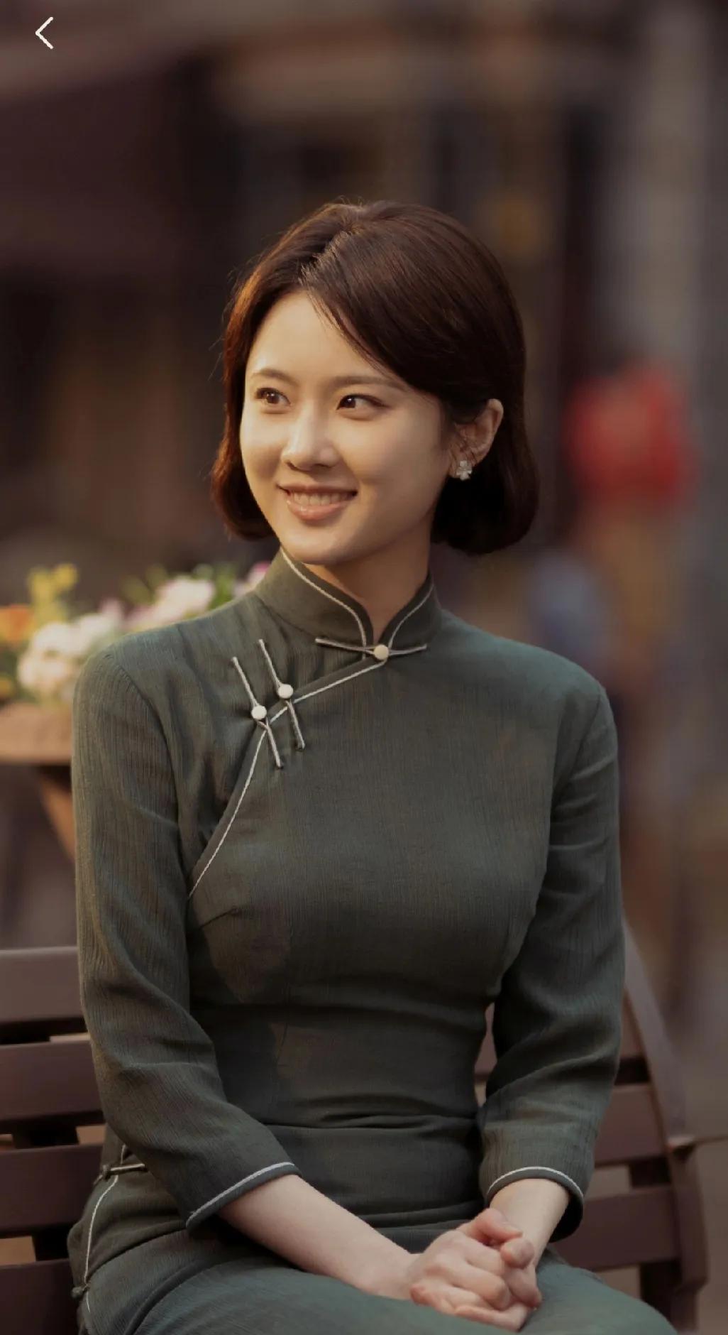 张慧雯张慧雯在谍战片《前夜》中演女主角林奚，除了各种和剧情十分契合的微表情，眼神