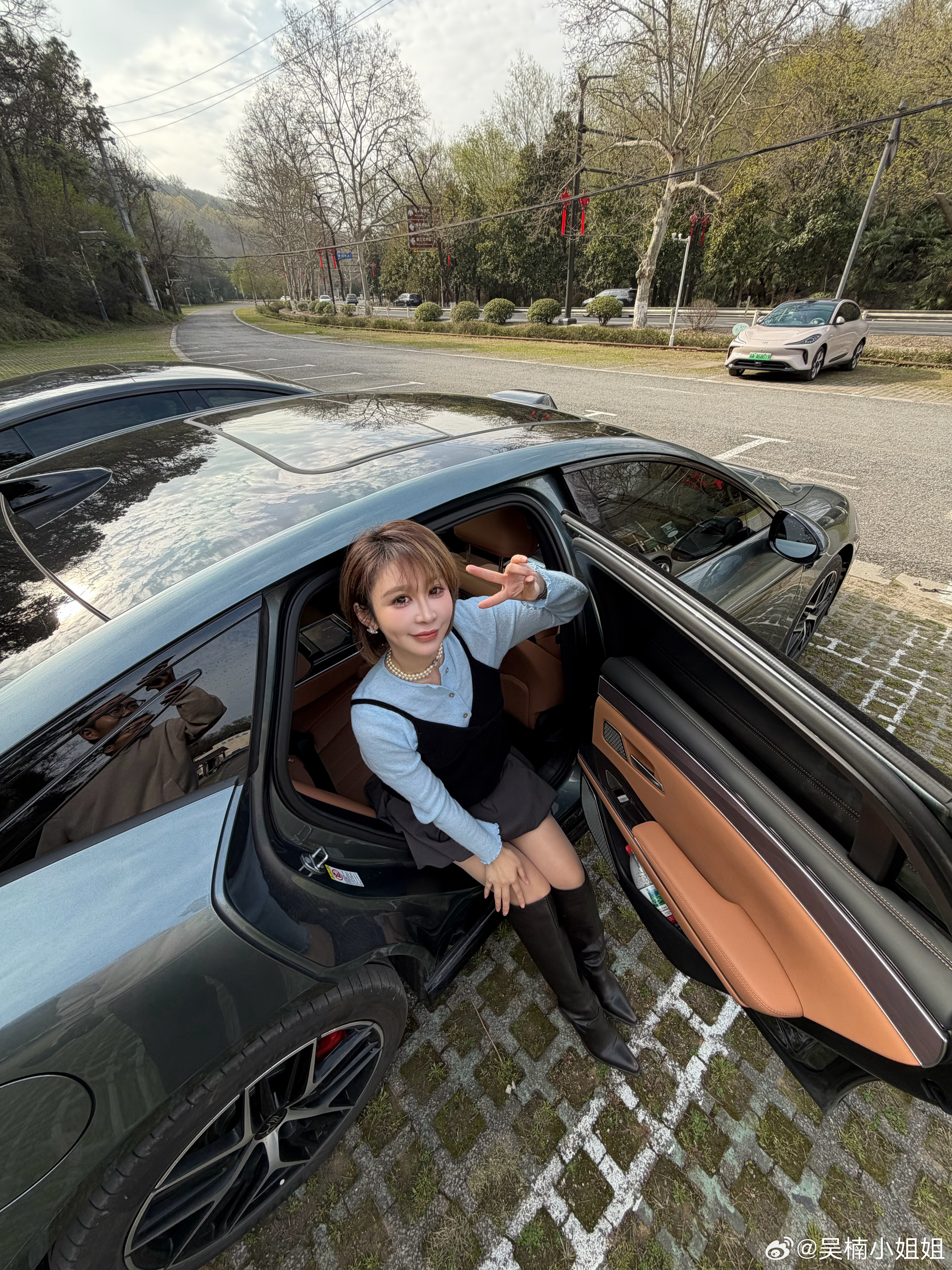 李荣浩说不需要赔偿该说不说李荣浩真的有太多耳熟能详的歌了，昨天的热搜让我重新听了