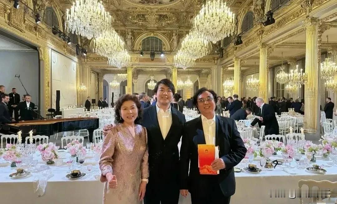 郎朗妈妈，太不容易了！



5月10日母亲节前夕，国际钢琴大师郎朗在社交平台晒