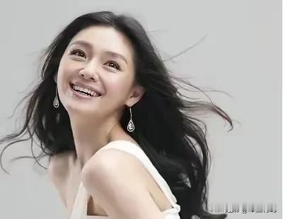 刷了一天关于大S去世的消息，始终不愿意相信她已经去世了！
都说婚姻是女人的第二次