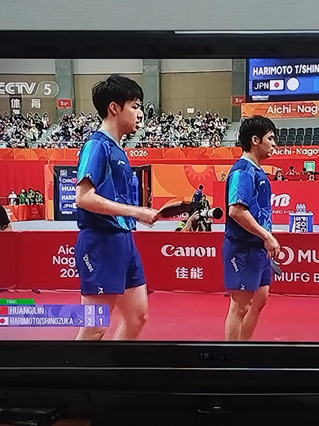 林诗栋/黄友政打得太好了，第6局仅让日本组合得了一分。最终两人4:2战胜日本张本