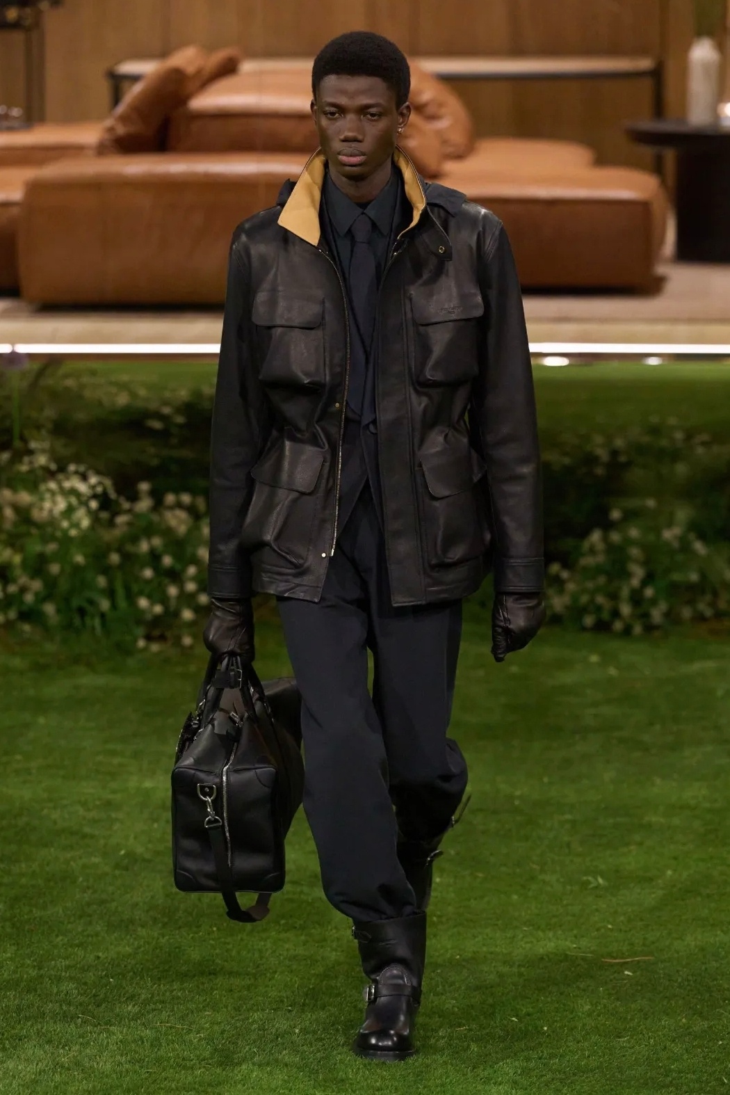 徐明浩 in Louis Vuitton 2027秋冬男装📸惊喜入账重磅男刊G