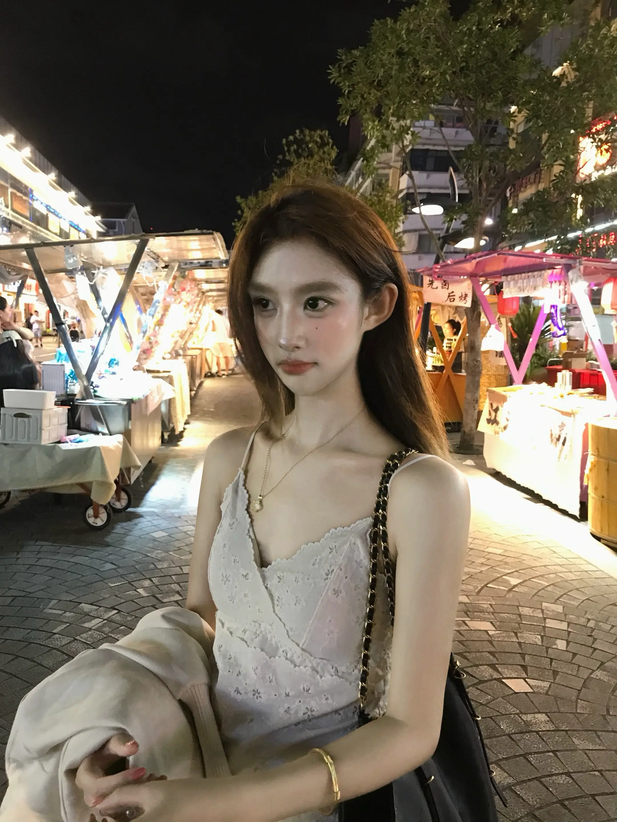 器重我 不过是因为我和工具一样好用 爱我也只不过是因为有爱我的价值