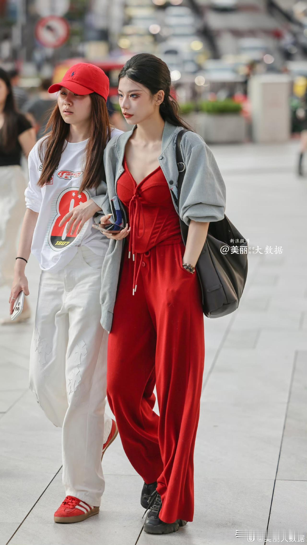 中年女人真有那么大的魅力吗? 半身裙怎么穿才高级洋气?