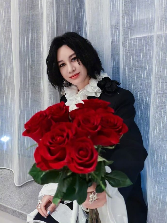 尚雯婕分到的房间要借厕所温暖治愈的女性合伙真人秀，嘉宾用心相处彼此体谅，愿网络多