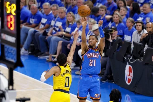 6月11日，NBA总决赛第二场平均观众人数为876万，这是自2020年泡泡园区总