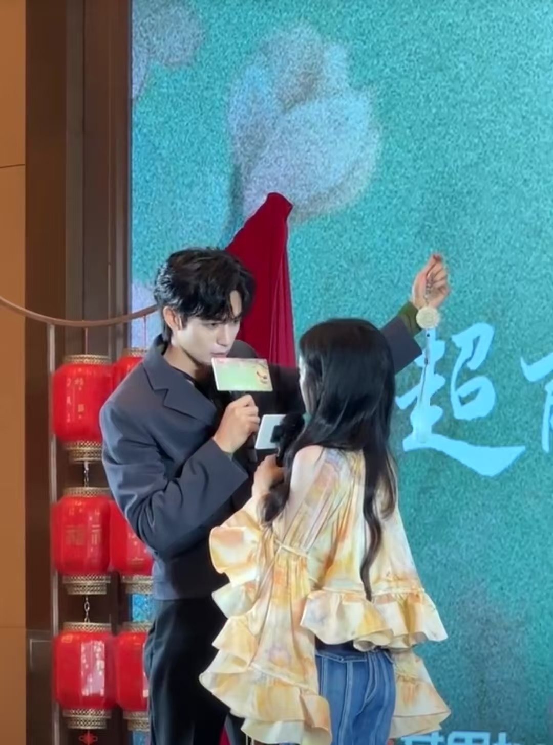 宋威龙包上恩好配的狼兔cp韶华若锦超前见面会韶华若锦这对狐兔CP太上头了！宋威龙