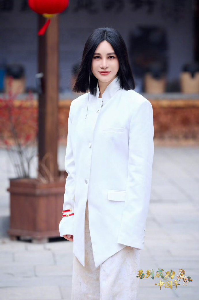 尚雯婕文化工作者有文化的含金量 翻译著作、多语种创作、文学文本的声景重构——尚雯