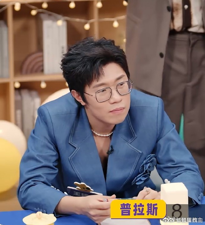 原来我们早就认识王建华了 早上摸鱼刷到这个名字，突然想起《上海滩》的纪先生，再一