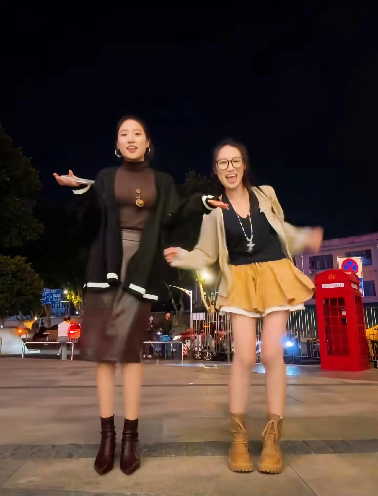 女明星的日常。发癫吧后浪 四眼龙