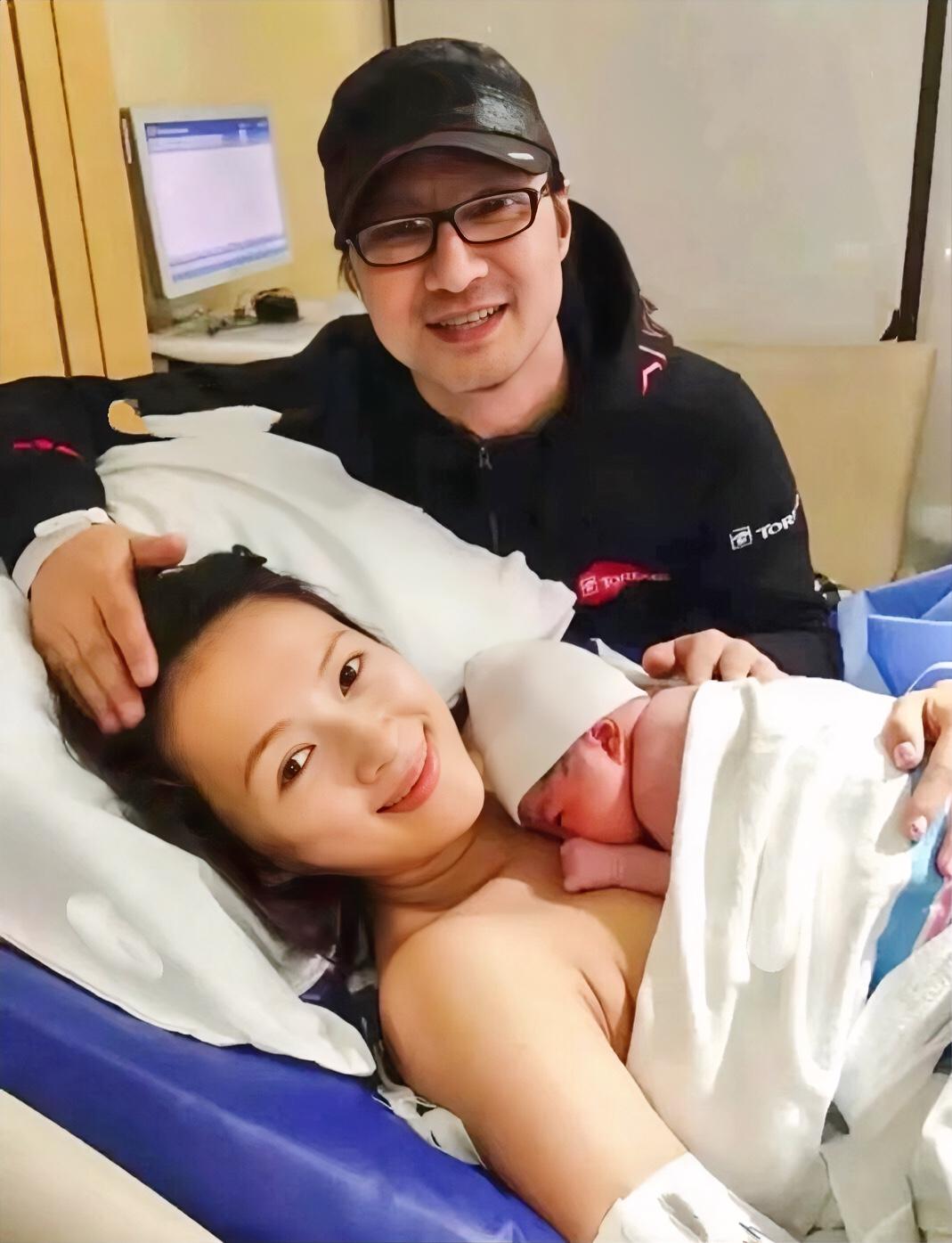 为什么明星都选择去美国生孩子啊，虽然那边待遇好，但是……