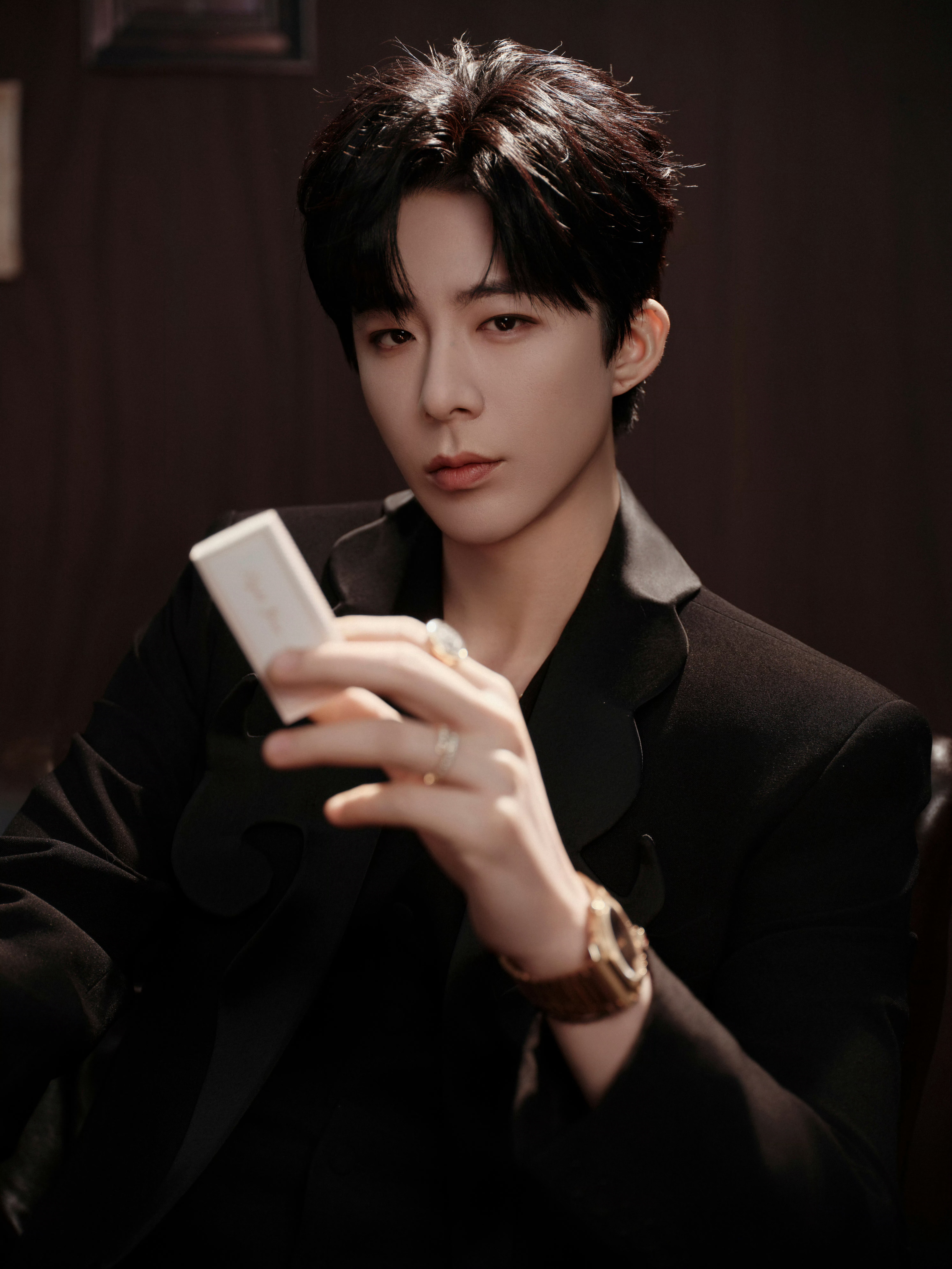 刘宇宁星光大赏出图跟红毯路透好权威的颜值