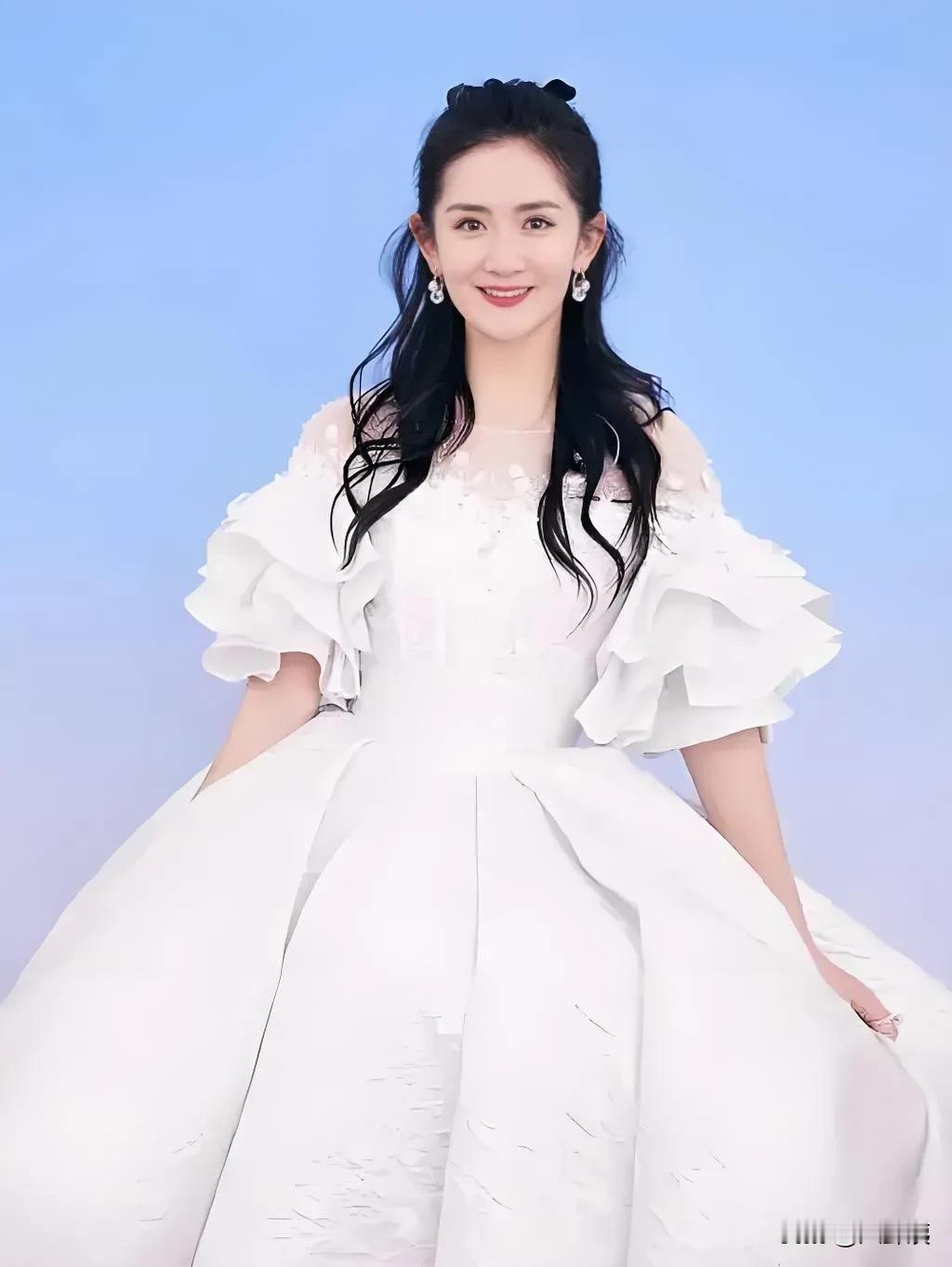 谢娜：她生了三个女儿，却拒绝让公婆带娃，一度让人说婆媳矛盾严重，有人说她是嫌弃老