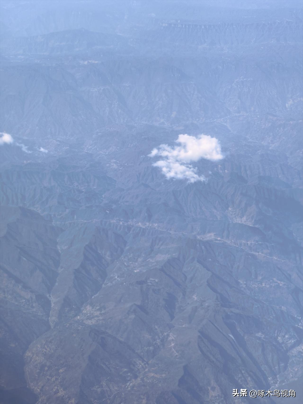能把你过年回家拍的图片展示一下吗？
回东北老家过年，一路大晴天，到处都是风景。透