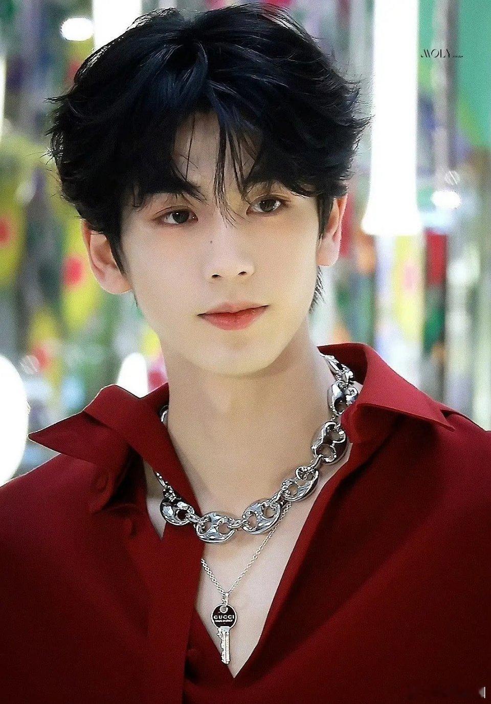 把张凌赫都p成车银优了，咱们牛牛生图就这么不堪吗？ ​​​