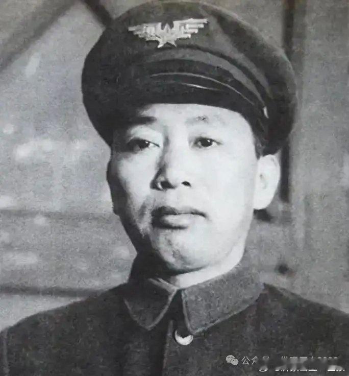 【1965年刘亚楼病危，周总理坦言：我不去看他了，为何这么说？】1964年，一个