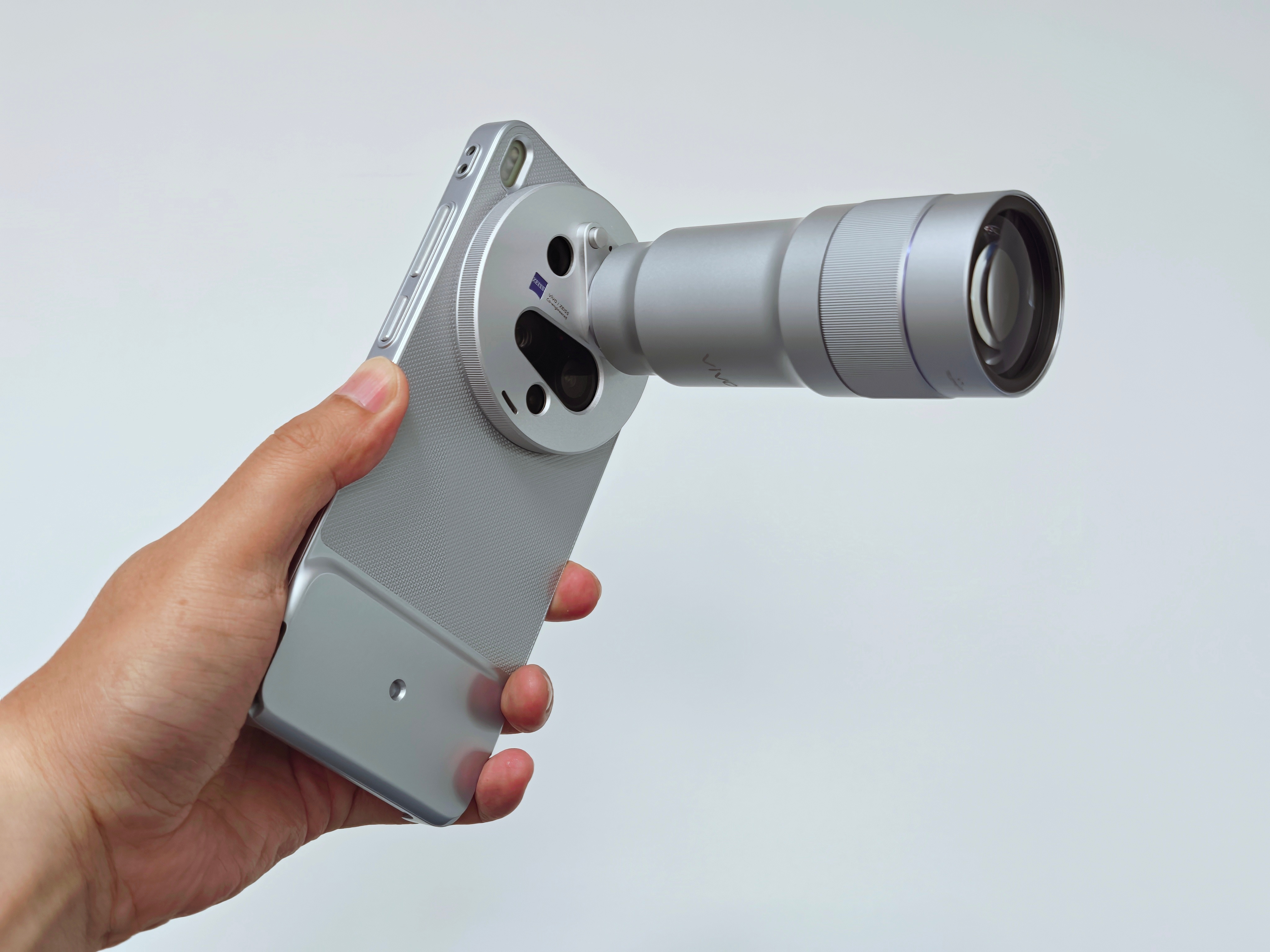 增距镜成新型演唱会神器了吗对于演唱会、球赛、音乐节等这些特别场合，使用增距镜确实