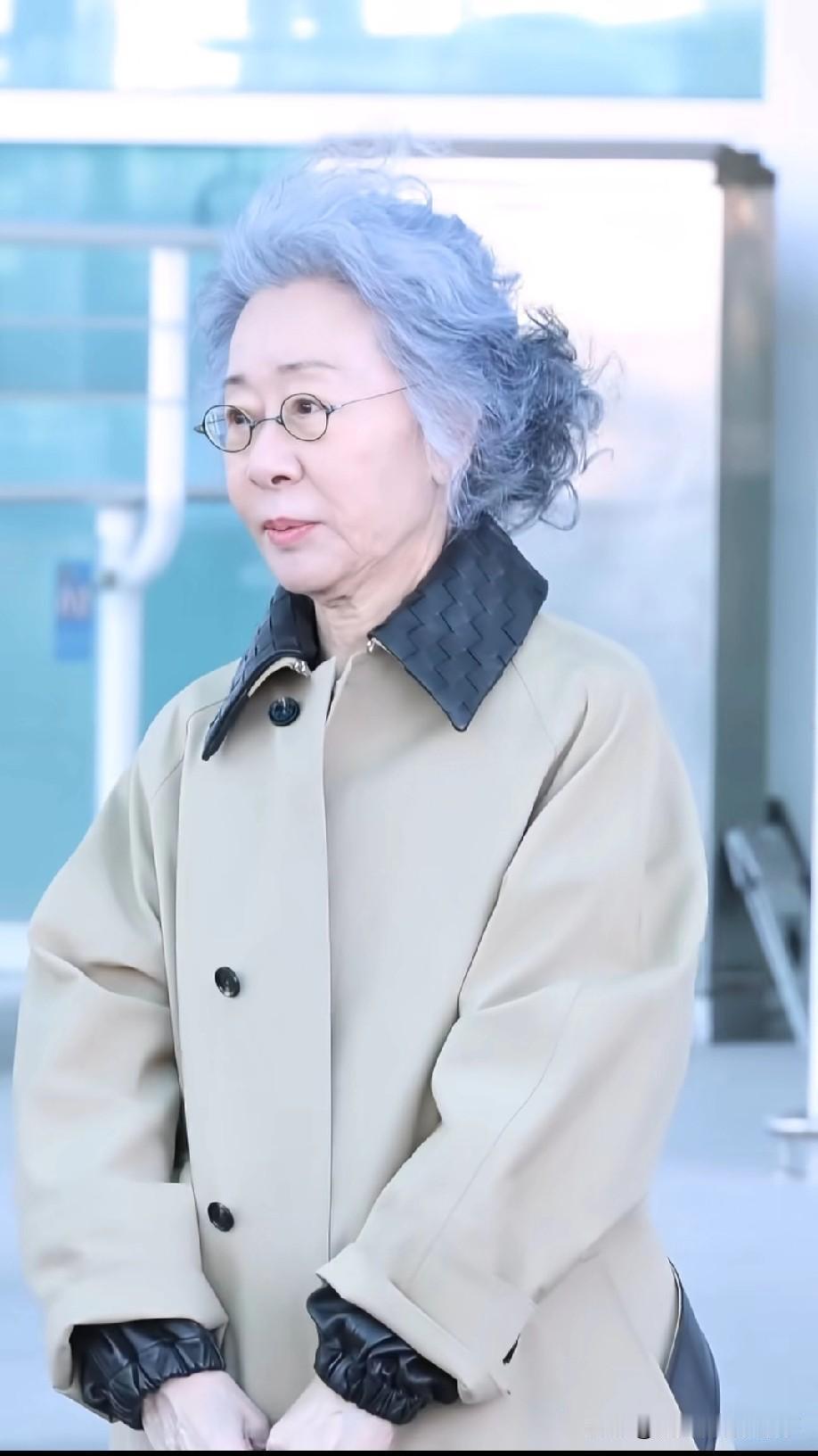 80岁韩国演员尹汝贞前往米兰时装周，这或许就是我们理想中老年的模样呀！
 
不得