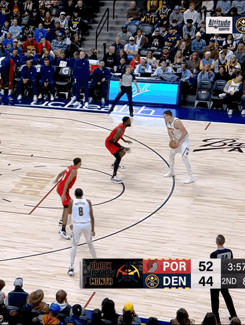 离谱，约老师假动作后艾顿被钉在原地，艾顿的CPU绝对被烧坏了[捂脸]