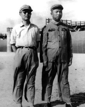 1937年3月，王树声率领红军战士们夜行赶路，突然山林中杀出一路土匪，二十几支枪