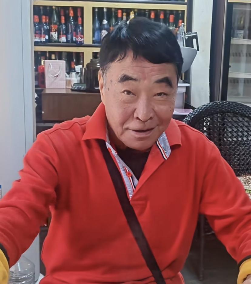 这个演员真的老了啊！好人坏人演的都很出色，别看他长了一张坏人脸，可是演起好人来，