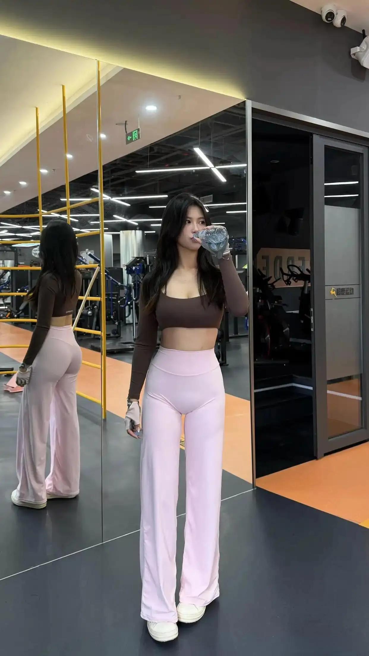 健身的女人，才是人间绝色
 
你见过喜欢健身的女人吗？那是一种刻在骨子里的美，不