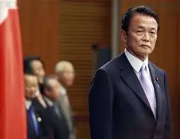 麻生这就提前铺路了？果然是蛇鼠一窝！10月22日，日媒曝出消息，麻生太郎在内部会