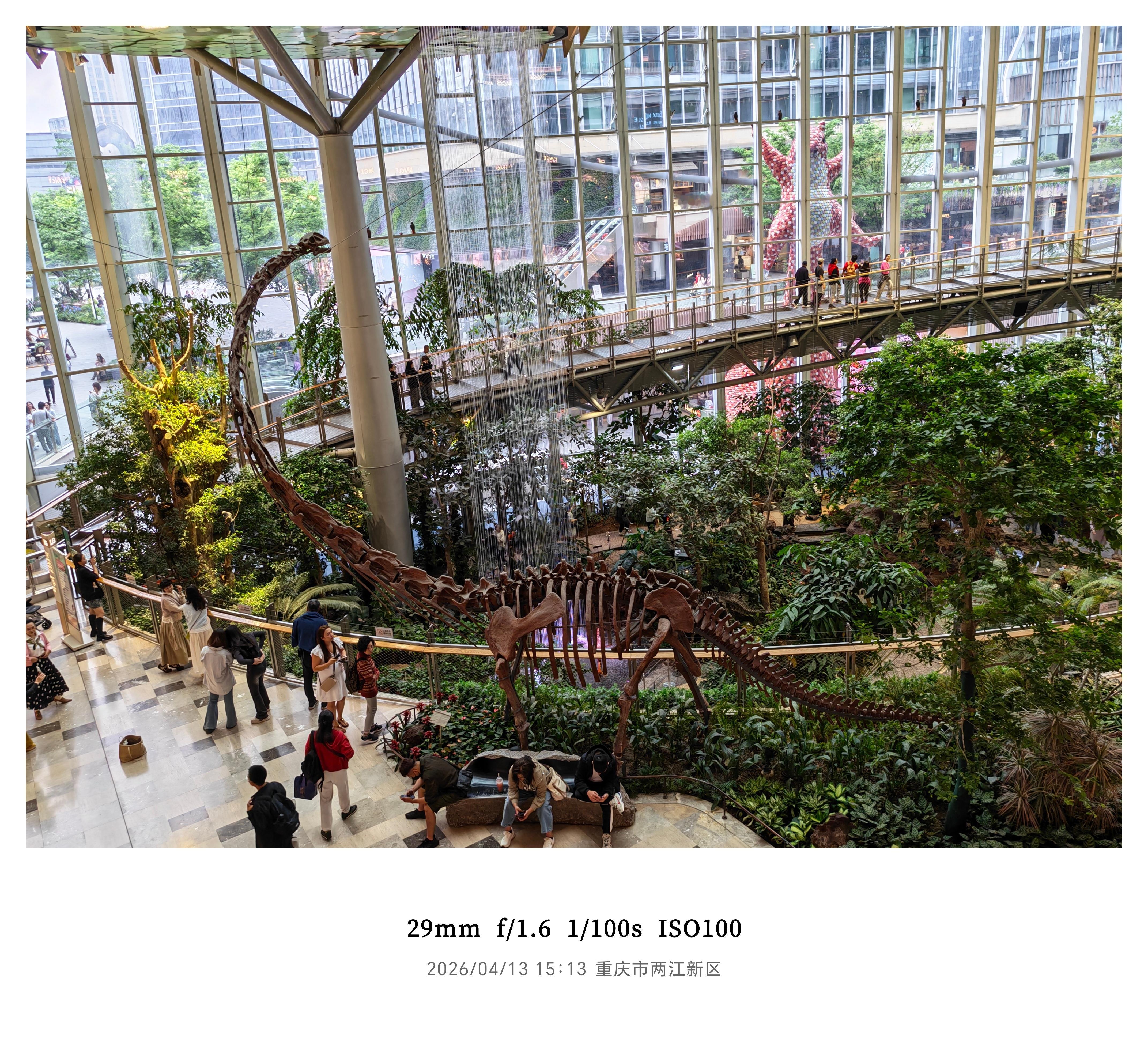 重庆地震不会吧，上午才从重庆西站坐车离开，应该没事… 