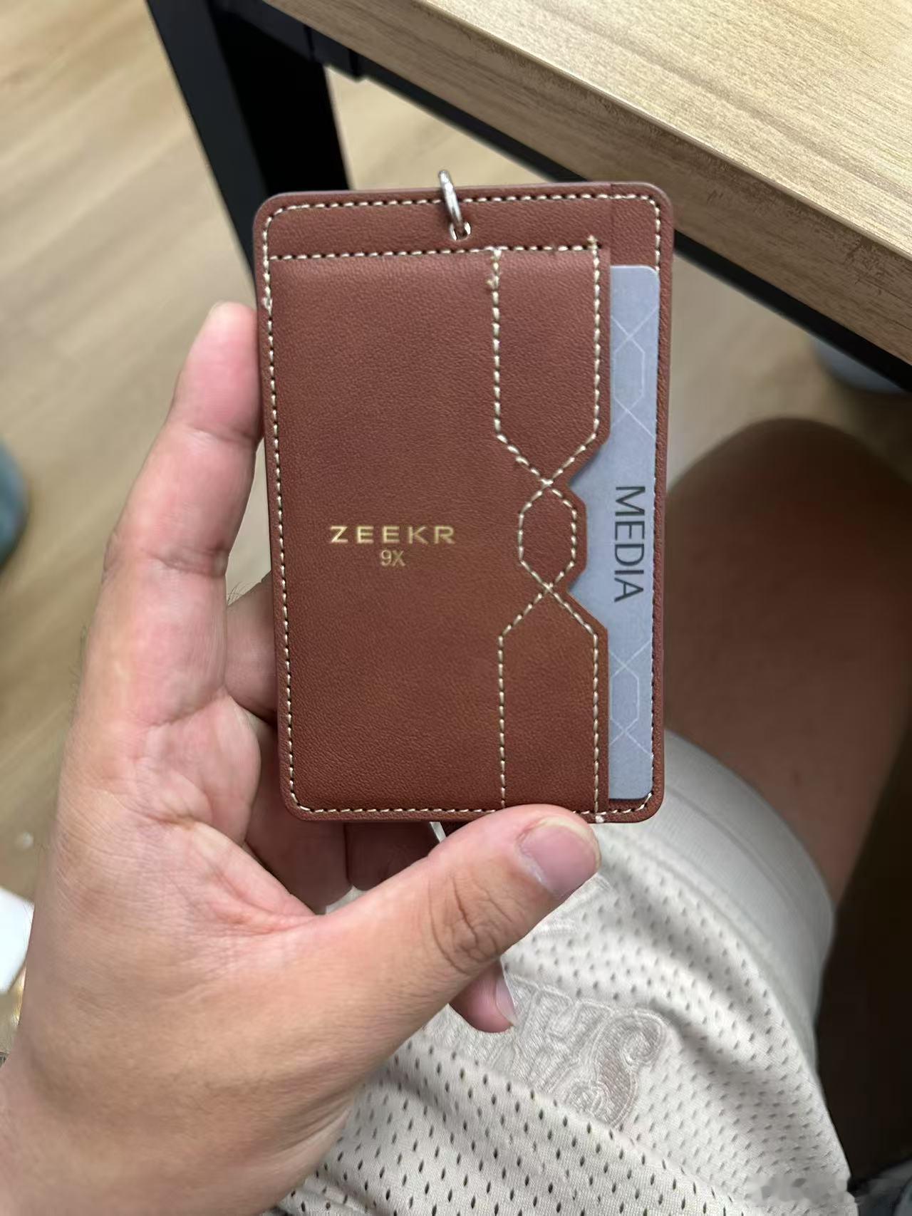 大6座豪华SUV别忘了还有极氪9X关注+点赞给大家抽个 9X卡包3天后开奖   