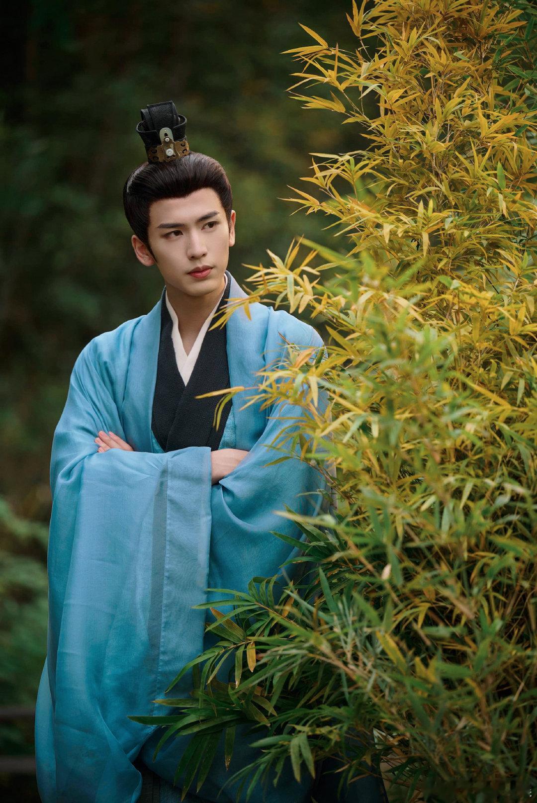 #度华年 牛嘴挺能说# 裴文宣的嘴巴像一把锋利的剑，总能在关键时刻一语击中要害，