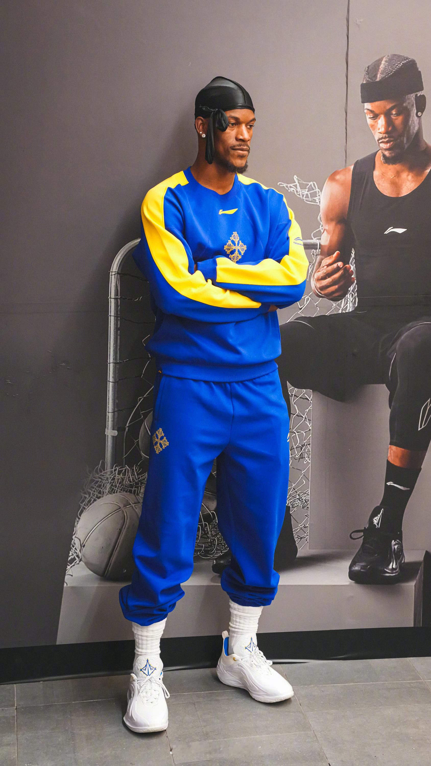 巴特勒的签名鞋首次在美国地区发售勇士队队友库明加和小佩顿前来站台助阵拍摄图5时我