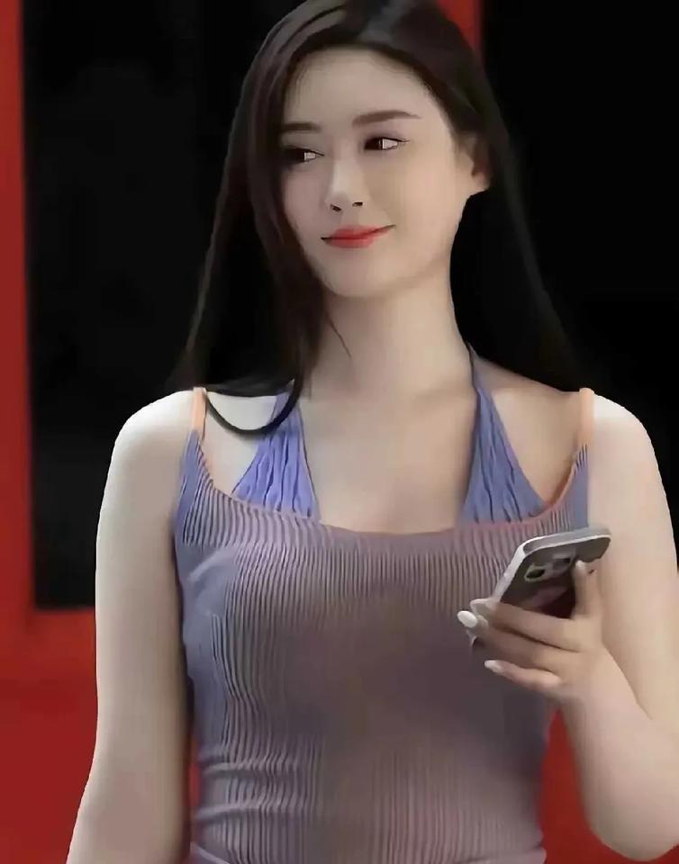 一个人的江湖
文/半岛诗人

在都市的钢铁丛林里
独自行走一个人的江湖

没有刀