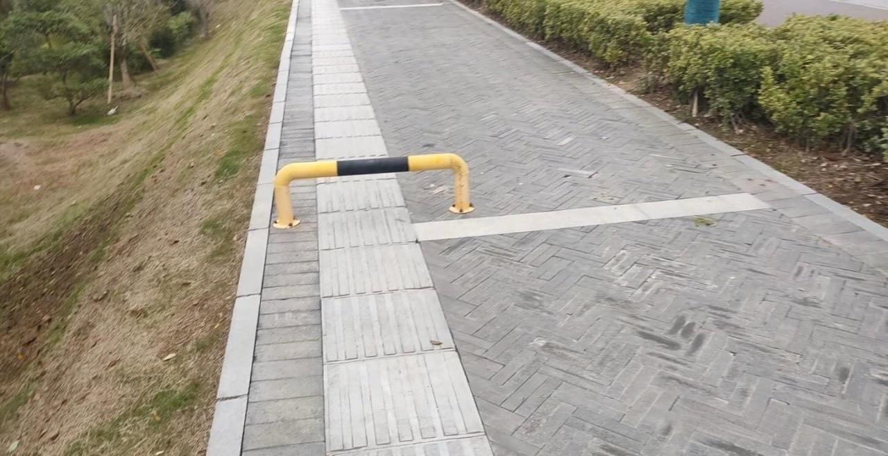这不对吧