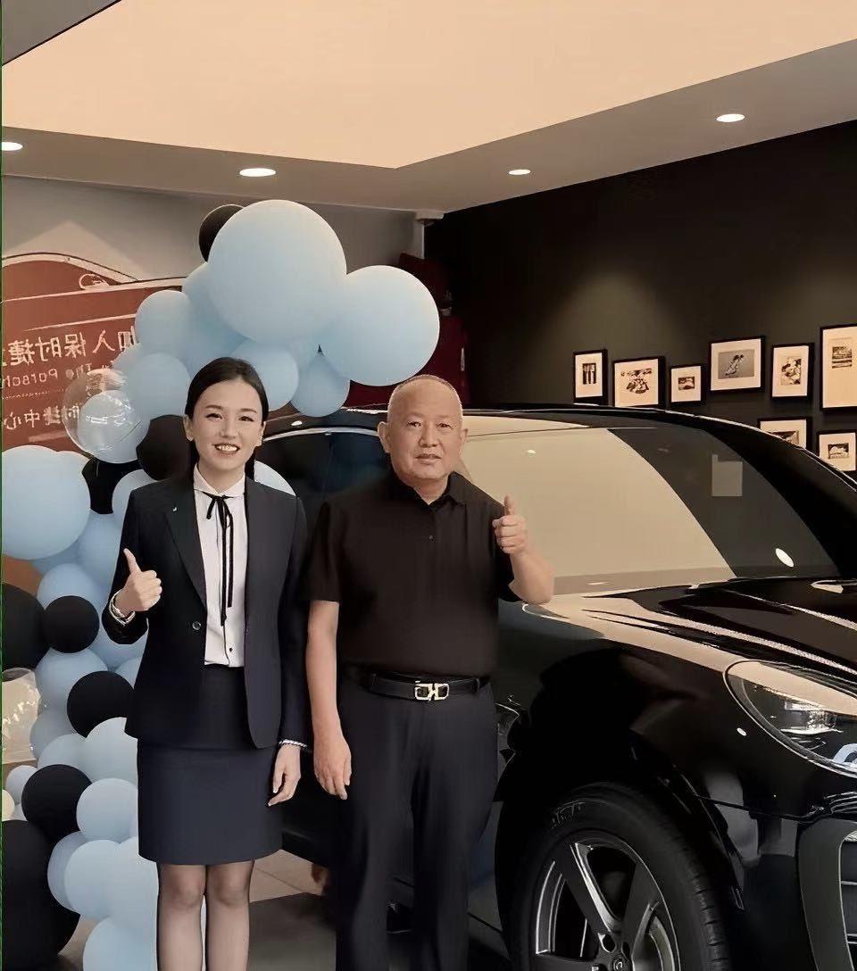 一个优秀成功的销售并不需要长的多美艳，多漂亮，也不需要各种跪式服务，蹲式服务。