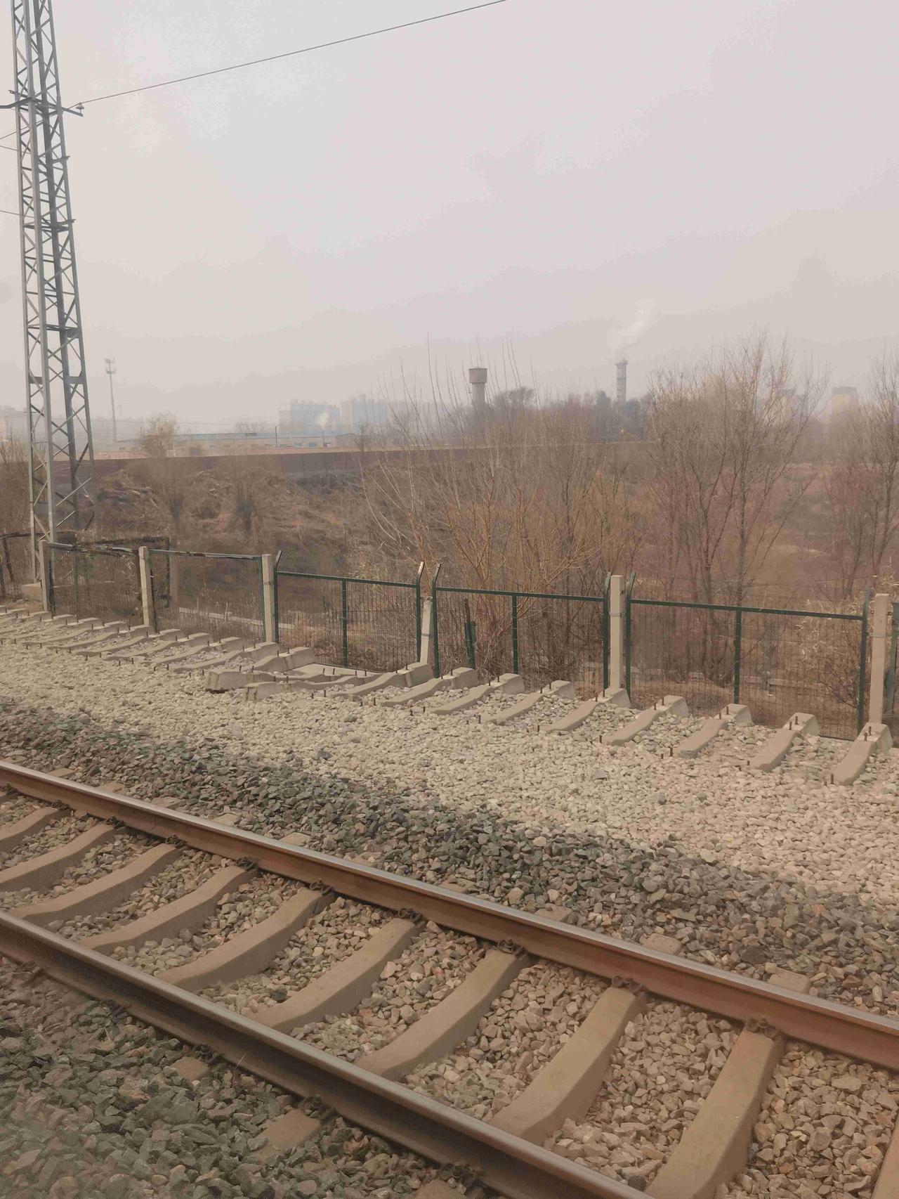 我的今日状态：😁轻松愉快
我这里的天气：☀️晴天