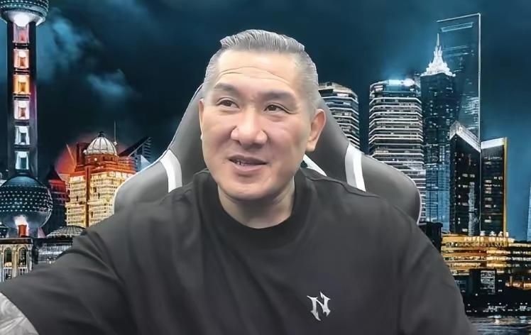 这次郑丽文当选国民党党主席，岛内有两个人特别高兴，这两个人都不是国民党党员，一个
