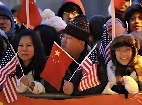 一位美籍越南人，在谈到华人的时候说道“自己发现80年代，90年代，移民美国的这一