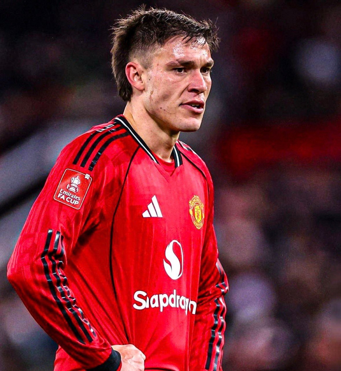 罗马诺：曼联已开始为乌加特的未来寻找解决方案，他可能离队。曼联