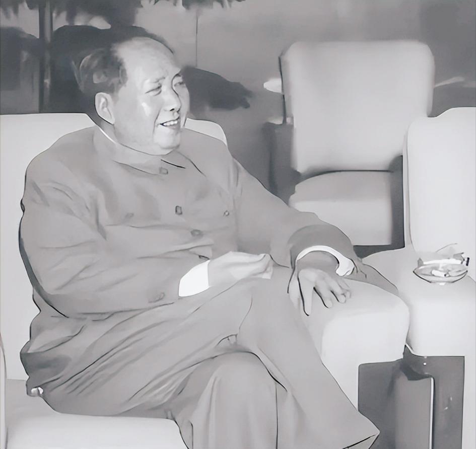 毛伟人在军事生涯的五大疑问：

1.打仗很厉害却从不带枪
毛主席身为肩负千钧重担
