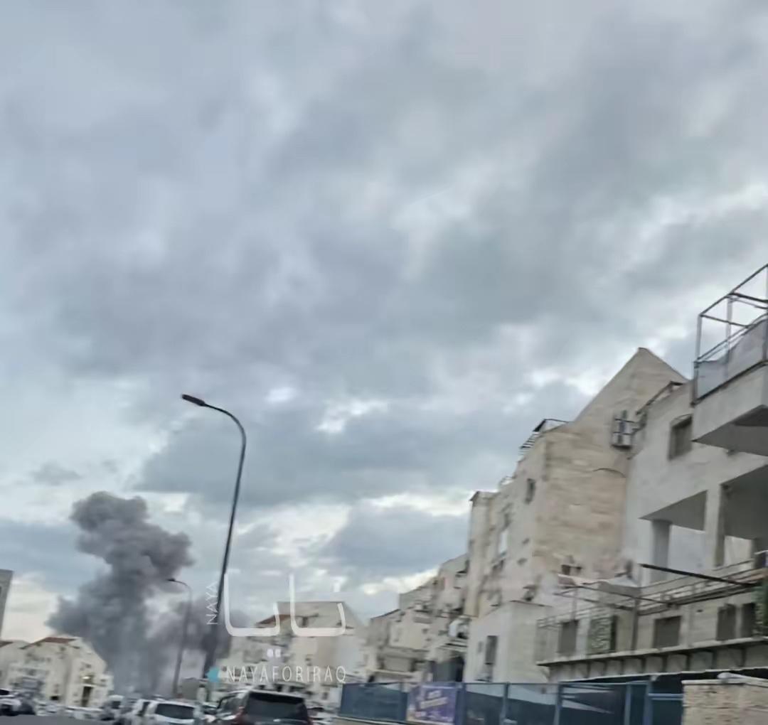 伊朗对以色列进行的新一轮攻击，有3枚中程弹道导弹在以色列贝特谢梅什落地爆炸。
