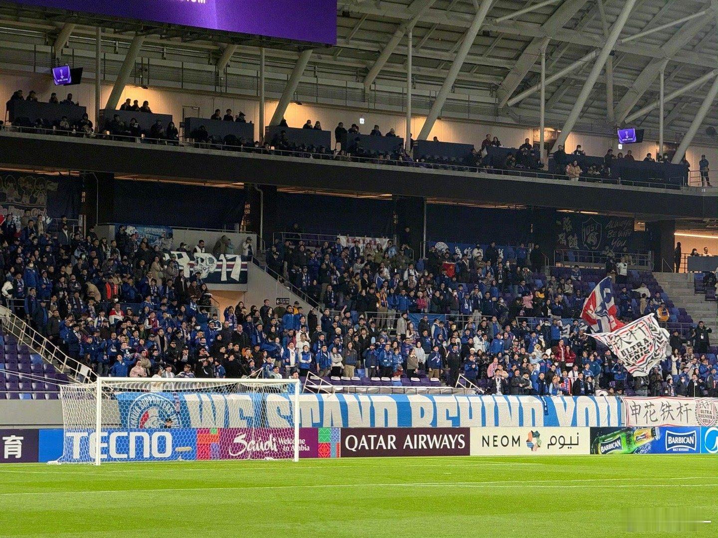 今晚的亚冠，仍有上千申花球迷追随球队远赴广岛。整个赛季下来，申花球迷真是上海申花