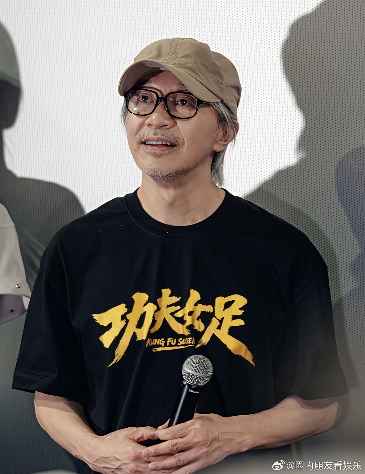 周星驰有一个特殊的癖好，大概这辈子都改不掉了，那就是但凡是他的电影宣传期结束，他