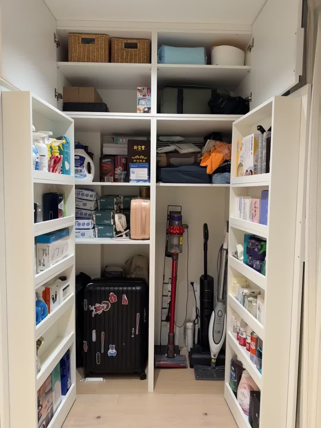 抄作业！阳台柜一定要留长格＋无底板！ 家里收纳最大的痛点之一是：梯子...