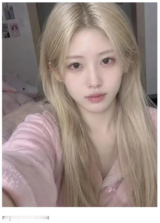 一个姑娘怀孕了，这不算什么事。问题是一个AI生成的姑娘，在她“出生”一段时间后，