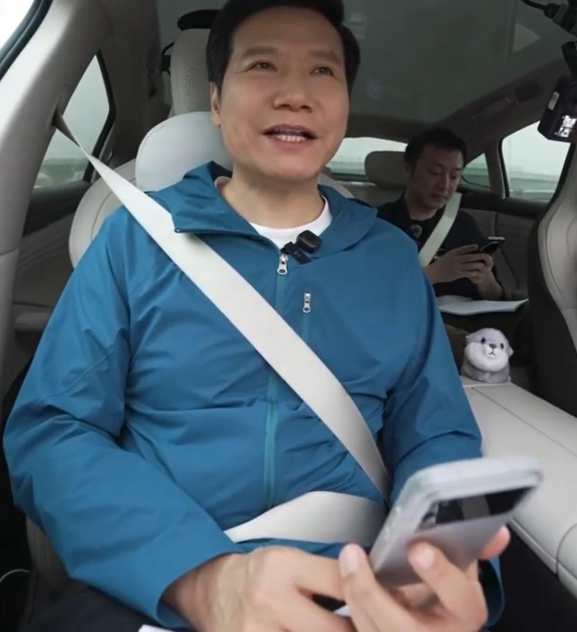 4月17日早上，雷军开启新一代小米SU7从北京到上海的长途续航测试直播。至17日