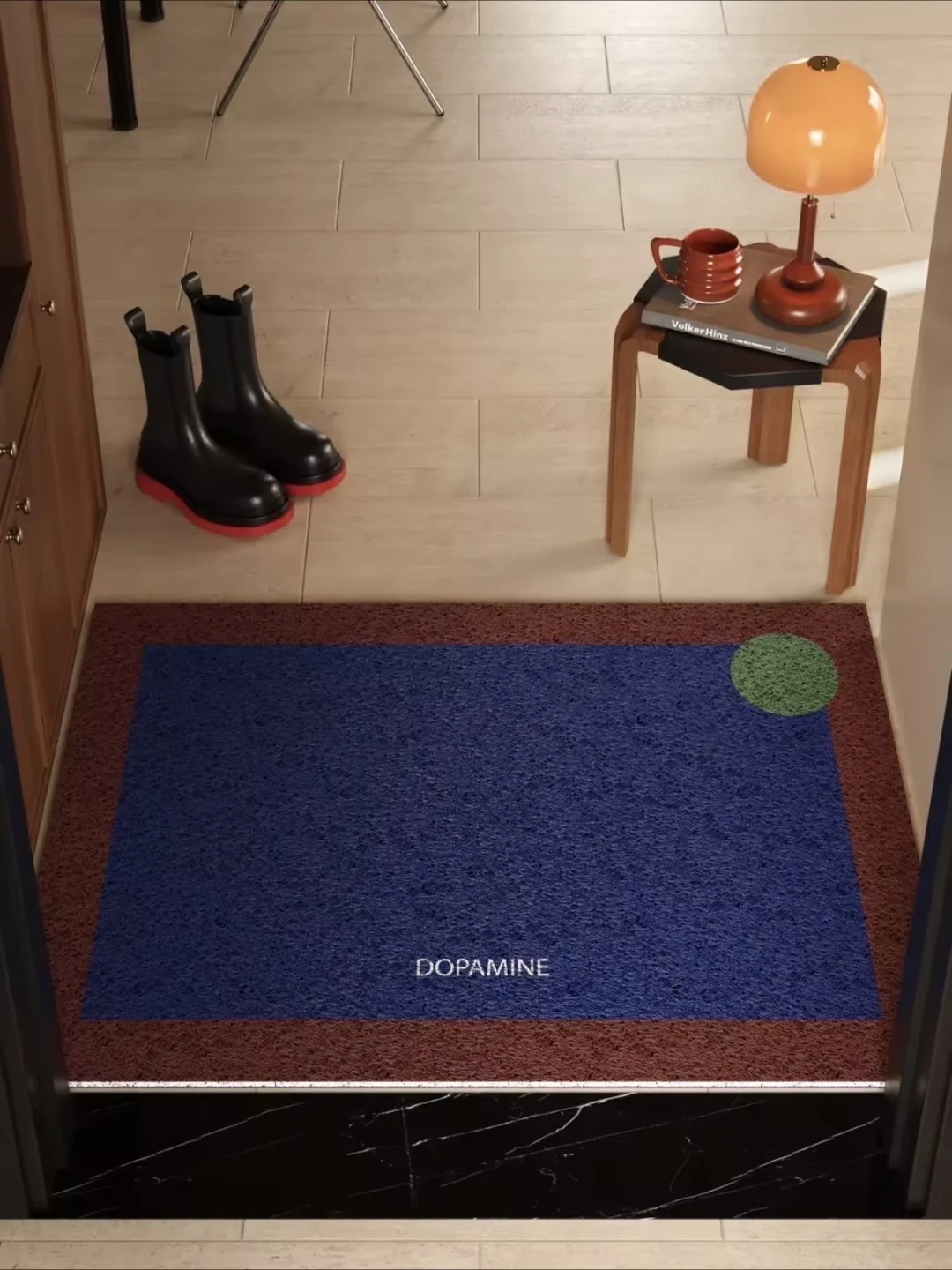 Capri中古蓝地垫｜用色块拼接出玄关秩序感