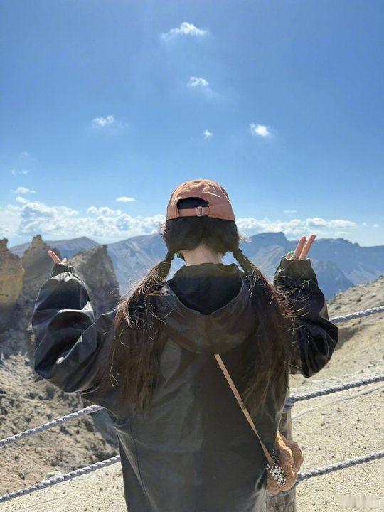 娱乐杨幂冬至营业九宫格杨幂冬至九宫格节气博主又来了！ 