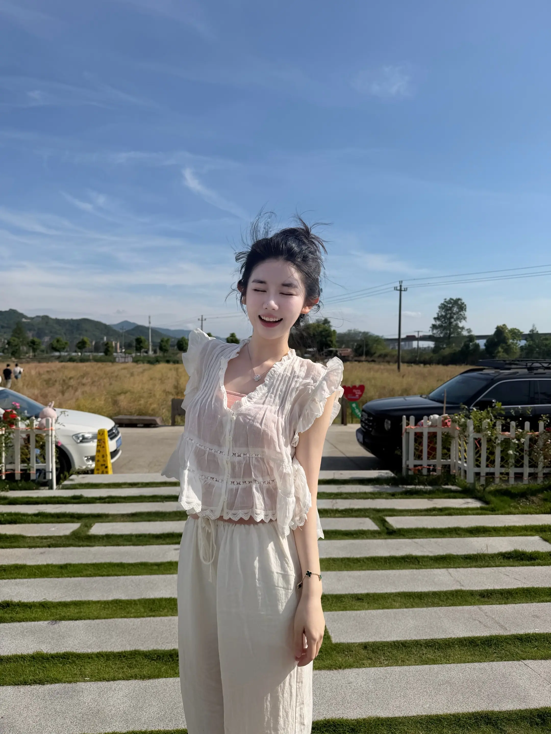 人和人之间缘分很浅 我会记住你最好的一面。