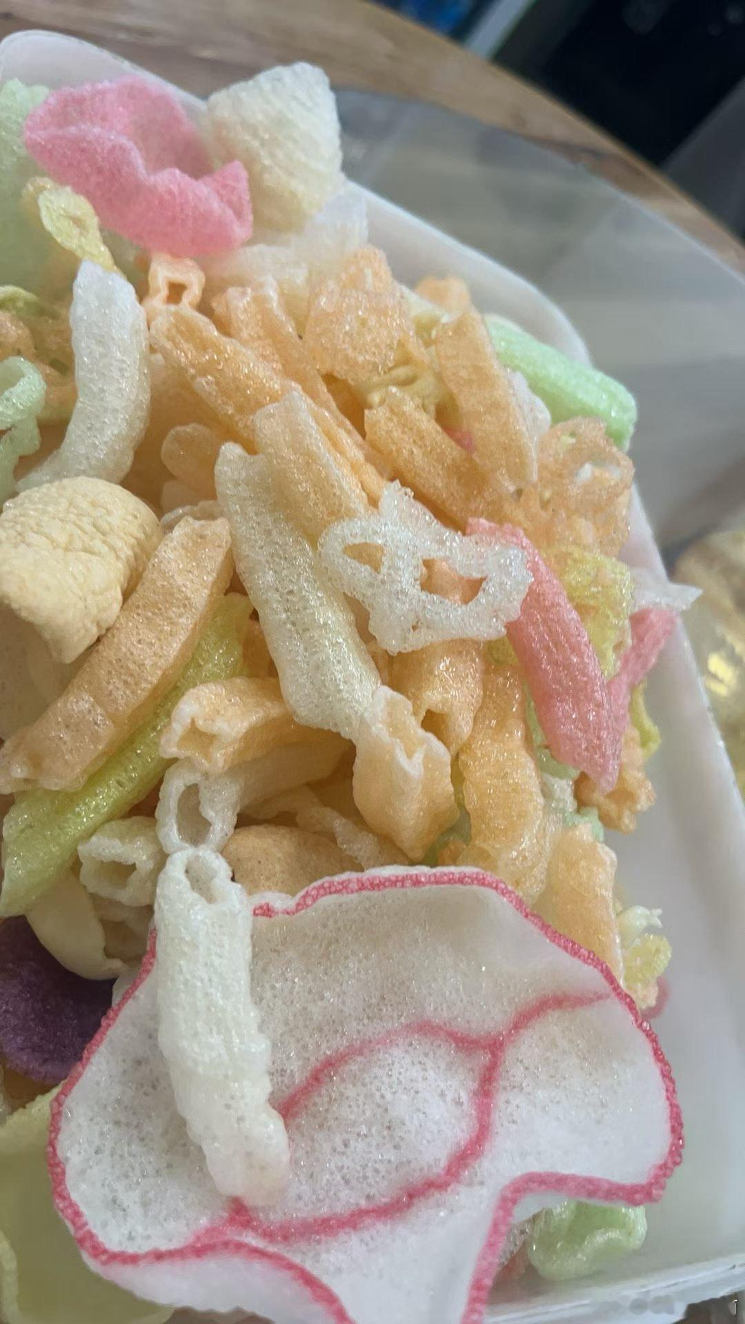 想起小时候，一颗糖，就能向往或开心一天…… ​​​